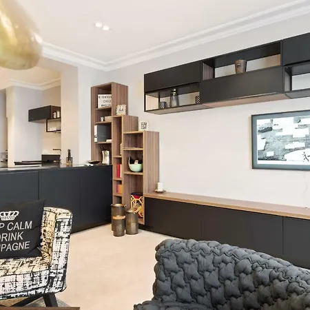 Luxurious Getaway In The Heart Of