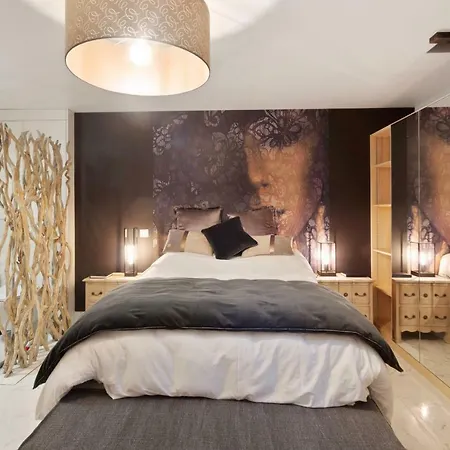 Luxurious Getaway In The Heart Of