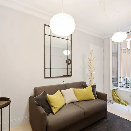 Apartament Luxurious Getaway In The Heart Of